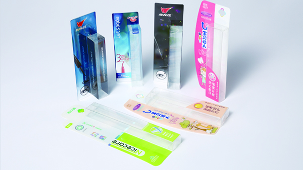 水滴形、樹葉形、葫蘆形、月牙兒形的化妝品包裝盒